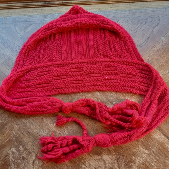🍀Red Knit Hooded Scarf!!!! - Picture 5 of 5